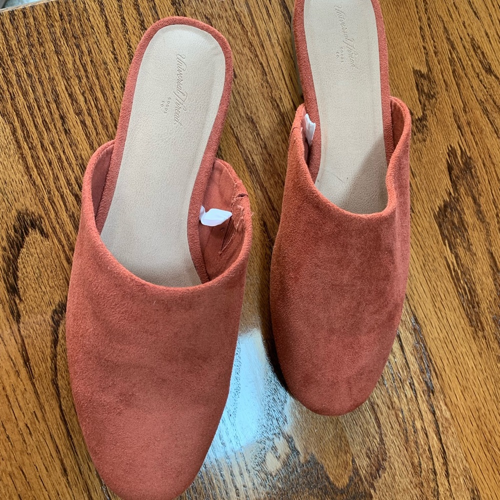 Slip ons - Picture 3 of 4